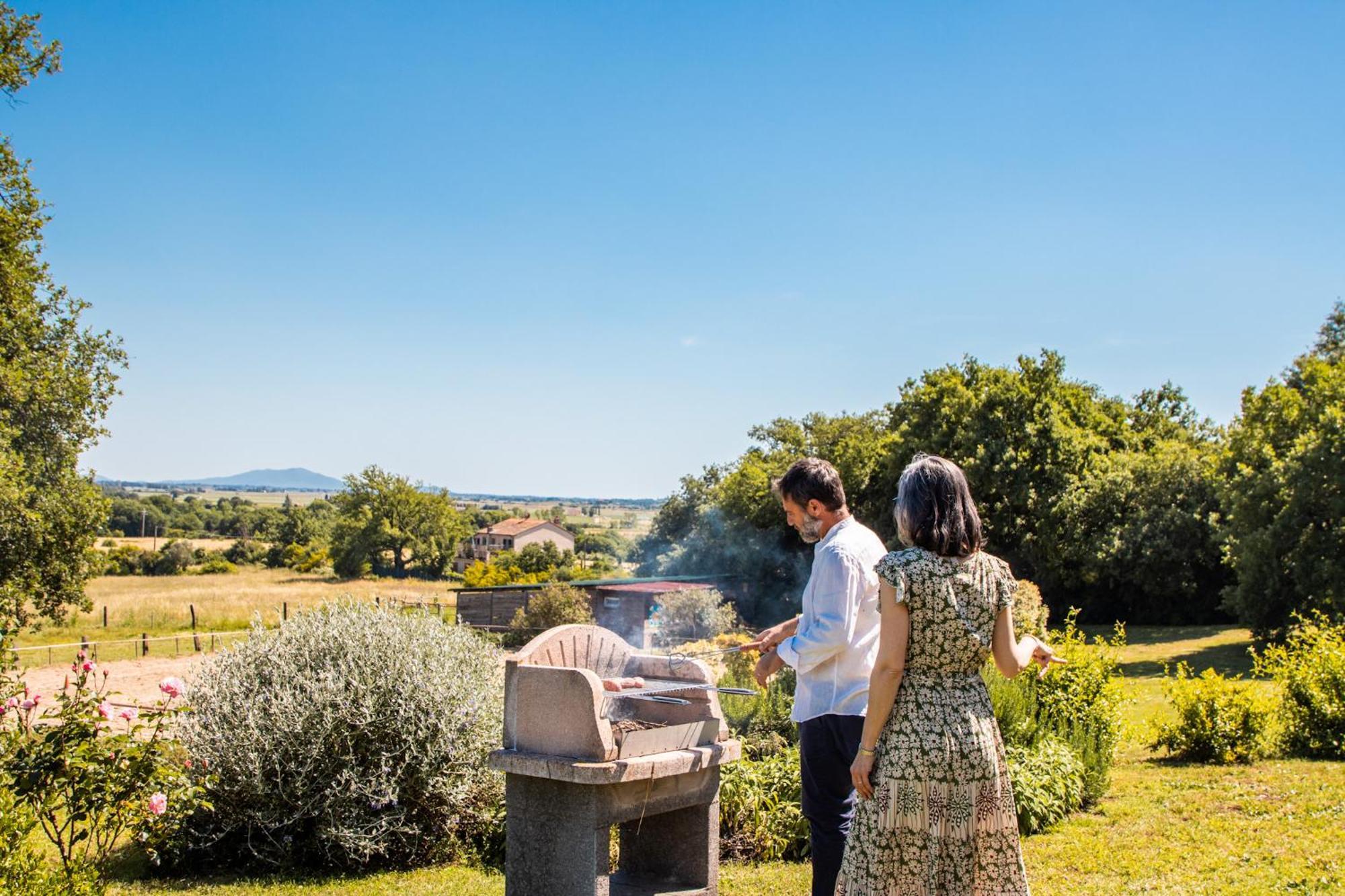Agriturismo Bio Podere Doganelle Giuncarico Exterior foto